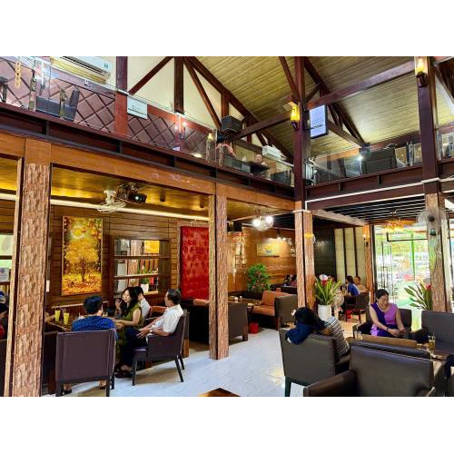 Không gian quán cà phê Nối