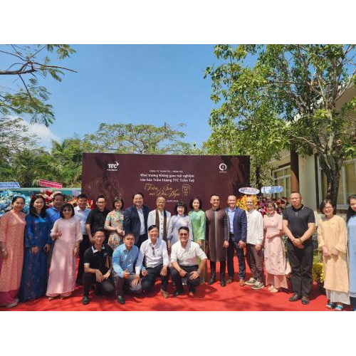 Các thành phần tham dự