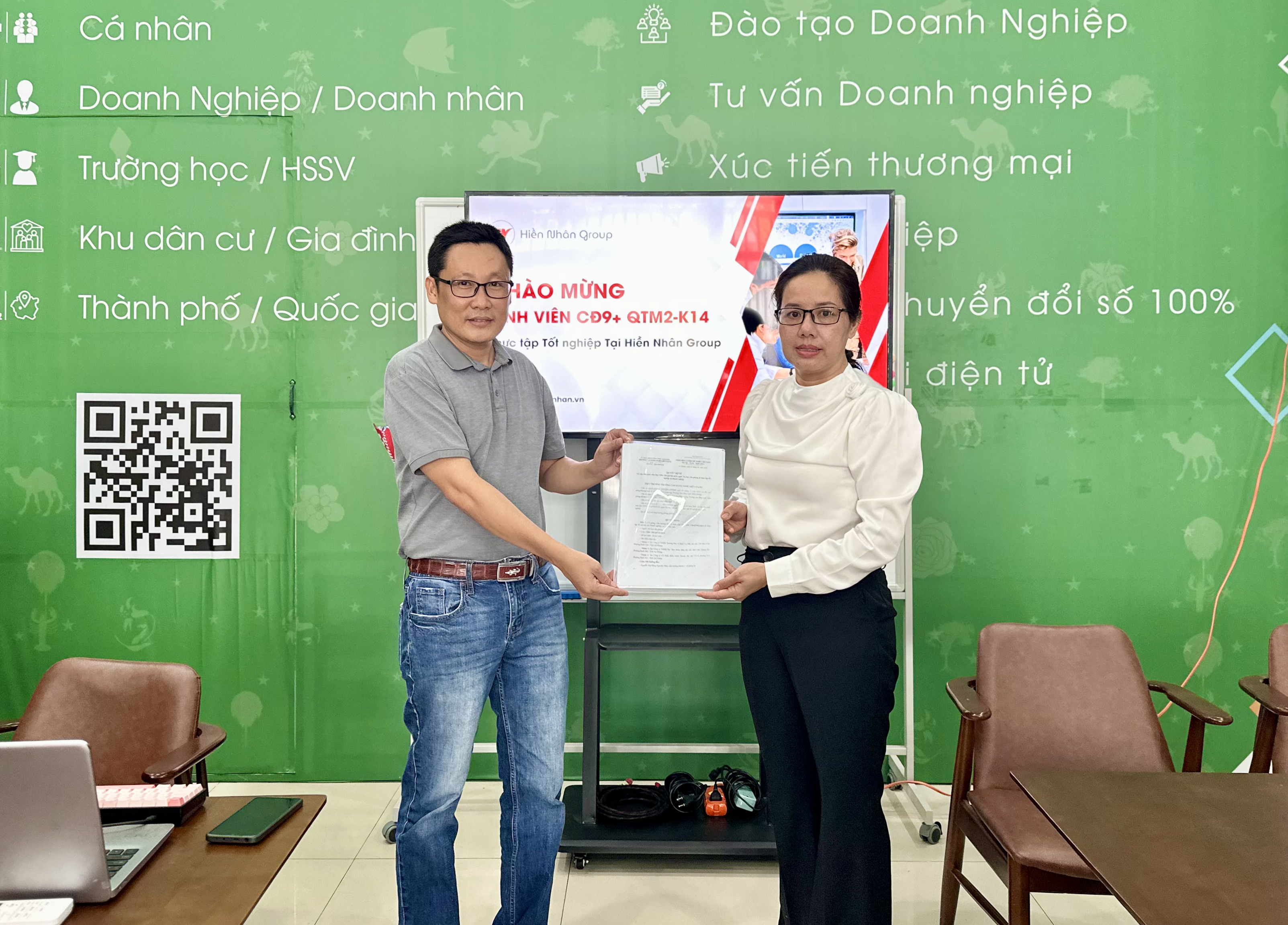 Chương trình tiếp nhận và làm quen môi trường doanh nghiệp