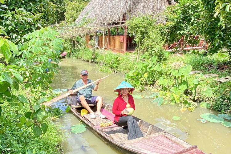 Kết nối cùng miền Tây qua chuyến chèo xuồng ba lá