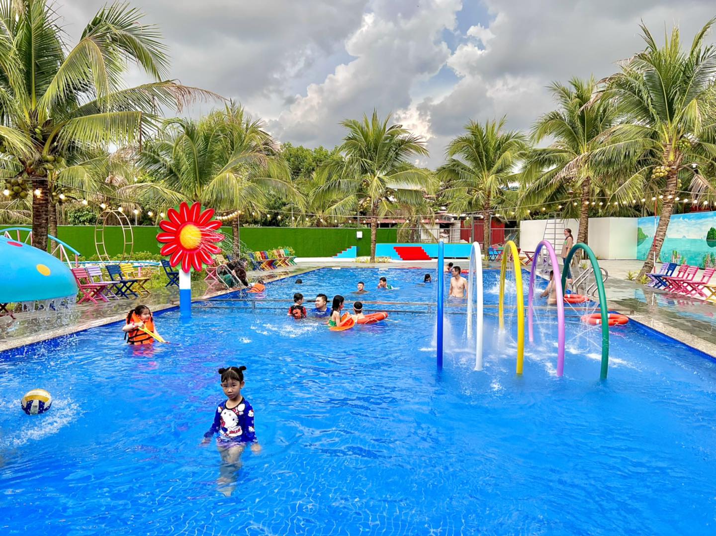 Vui chơi dưới nước tại Phú Điền