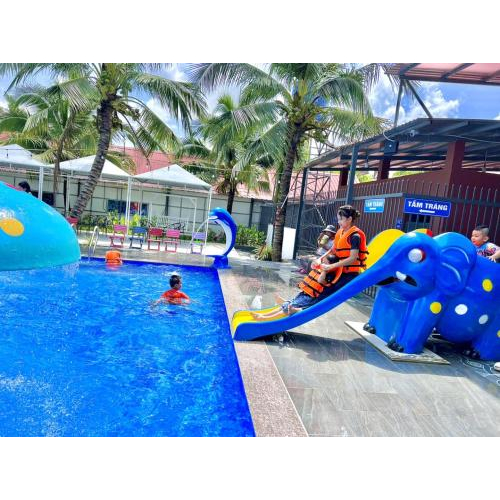 Vui chơi dưới nước tại Phú Điền