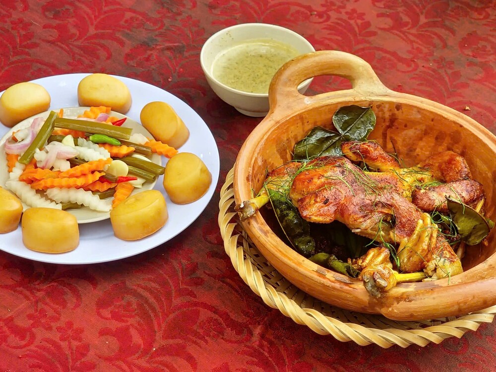 Gà đốt lá chúc – Lạ miệng, thơm lừng, đậm chất miền Tây