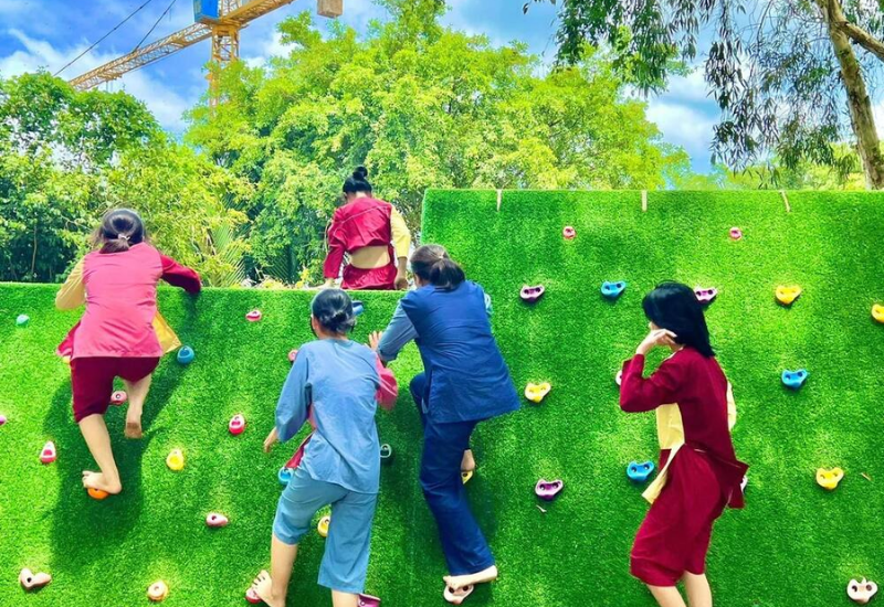 2. Gắn kết gia đình, bạn bè, cộng đồng
