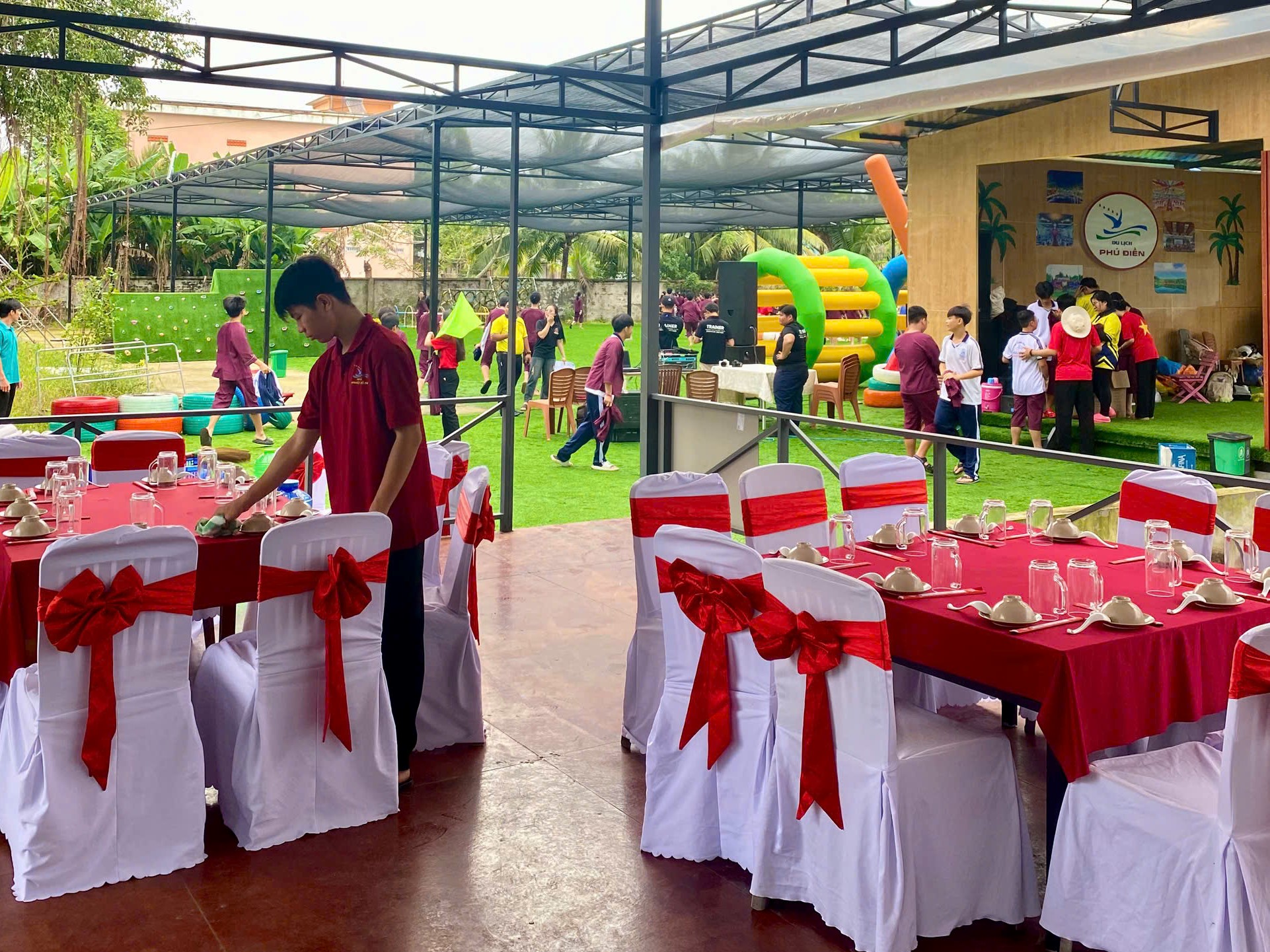 Bình minh lên sẵn sàng đón khách