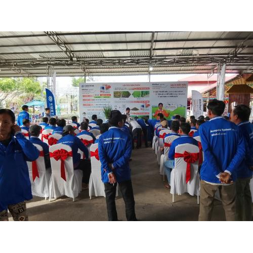 Không gian hội thảo gắn liền với thực tế sản xuất nông nghiệp