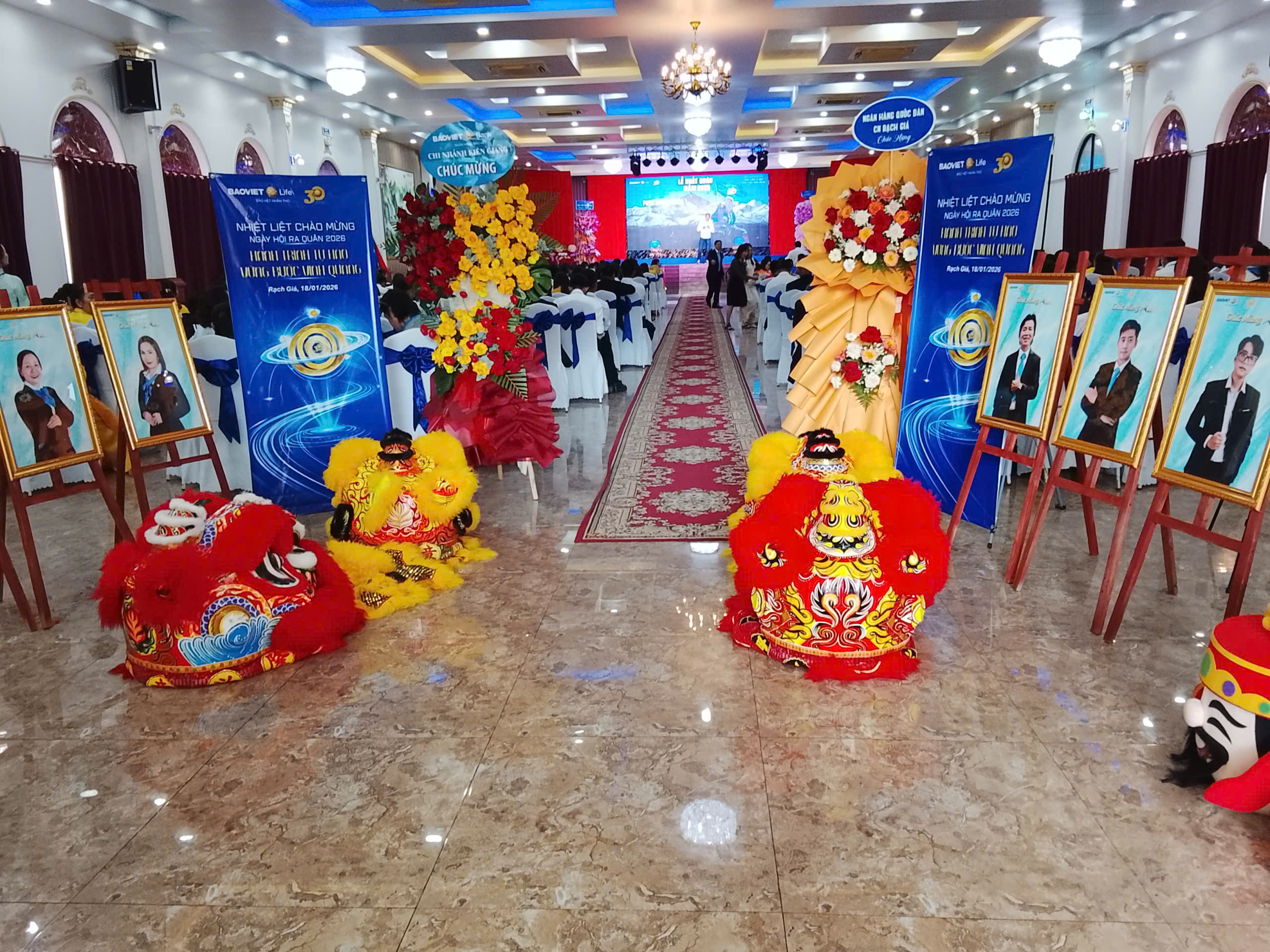 Không gian tổ chức đẳng cấp