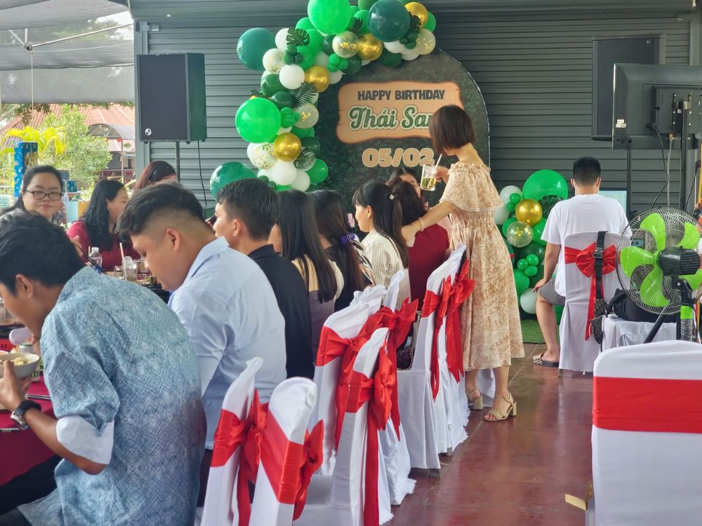 Không khí buổi tiệc sinh nhật