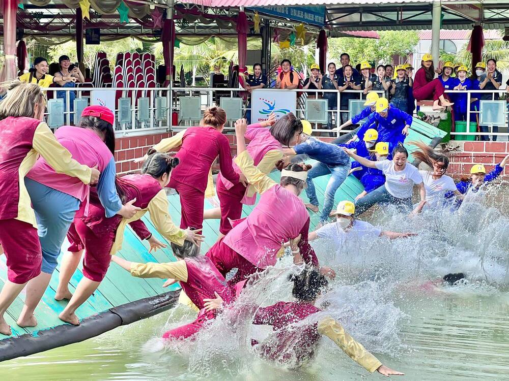 Hỗ trợ phát triển cộng đồng địa phương