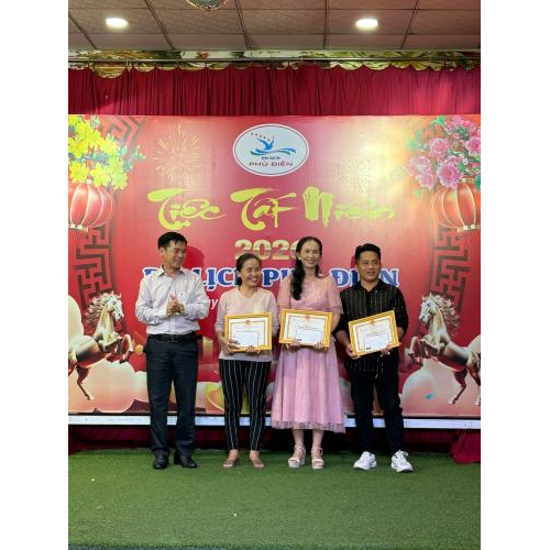 Vinh danh tập thể, cá nhân xuất sắc