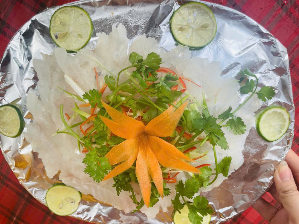 Hải sản và món đặc sắc