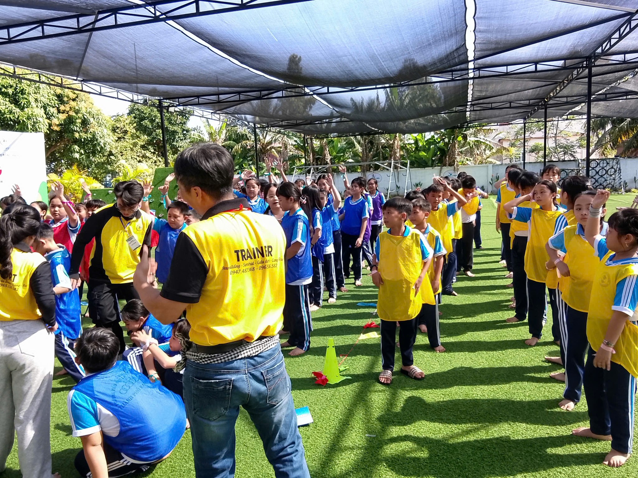 Rèn luyện kỹ năng sống và tinh thần tập thể