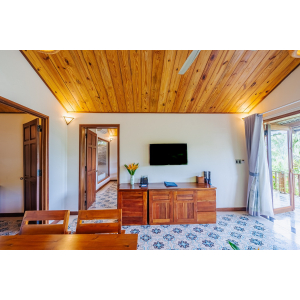 Biệt thự có 2 phòng ngủ, 1 phòng khách và ban công