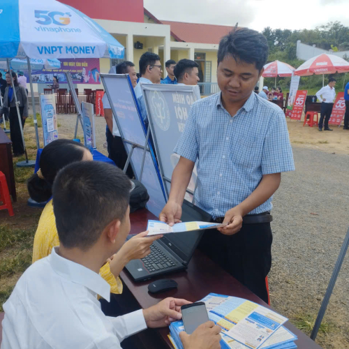 BHXH Cơ Sở Krông Búk Tích Cực Hưởng Ứng Phong Trào Bình Dân Học Vụ Số