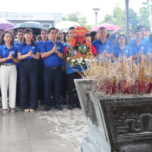 BHXH Tỉnh Điện Biên Tri Ân Các Anh Hùng Liệt Sĩ Nhân Kỷ Niệm 78 Năm Ngày Thương Binh Liệt Sĩ