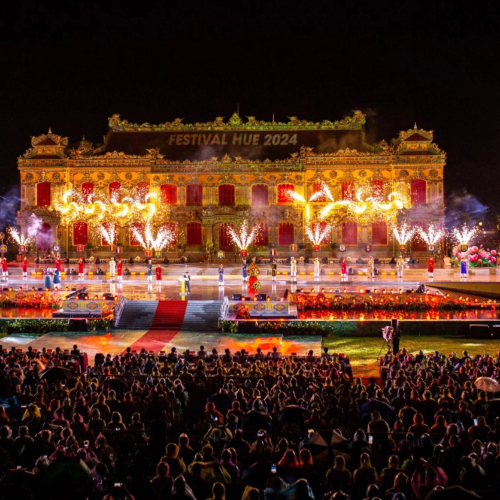 Điện Kiến Trung Lung Linh Trong Đêm Khai Mạc Festival Huế