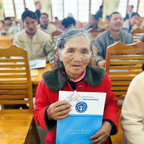 Bảo Hiểm Xã Hội Lâm Đồng - Đồng Hành Cùng Người Dân: Bảo Hiểm Y Tế - Thẻ Hộ Mệnh Của Người Dân