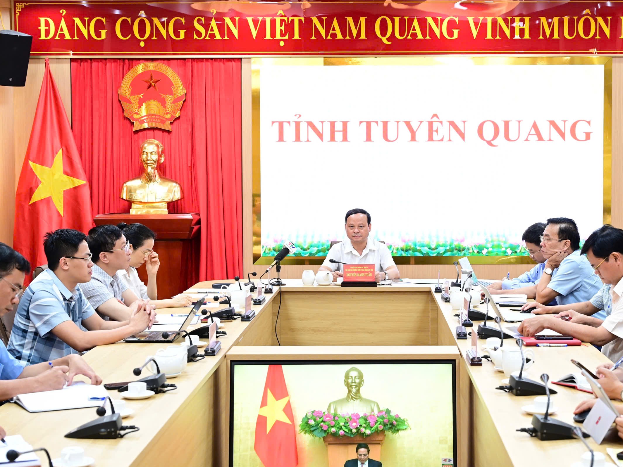 Tổ chức bộ máy