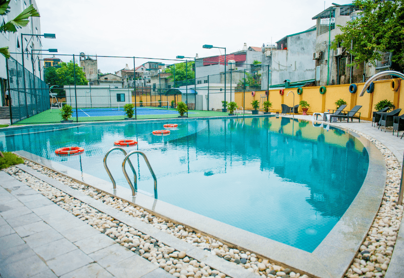 Bể bơi ngoài trời