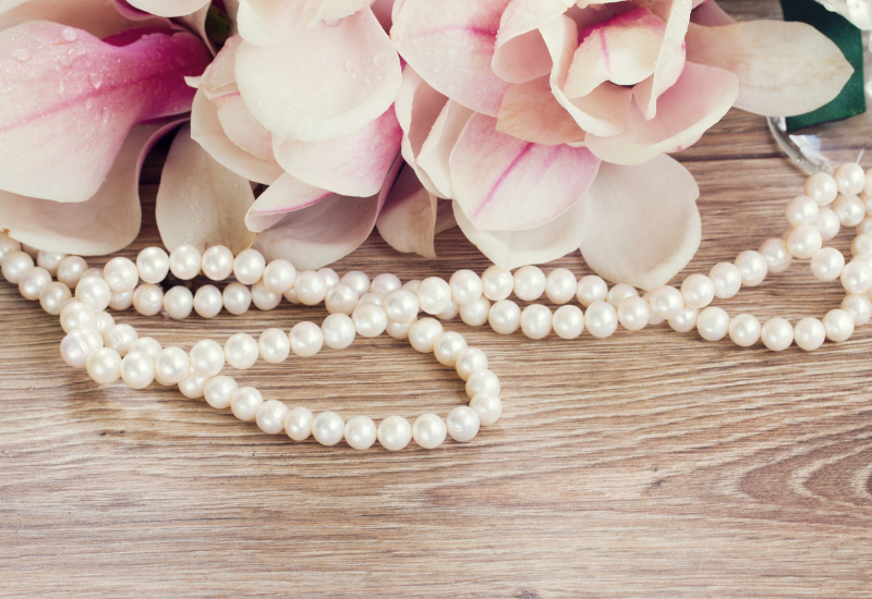 Đeo ngọc trai hằng ngày có gây hư hỏng không?