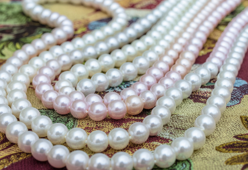 Va chạm với trang sức và vật dụng khác