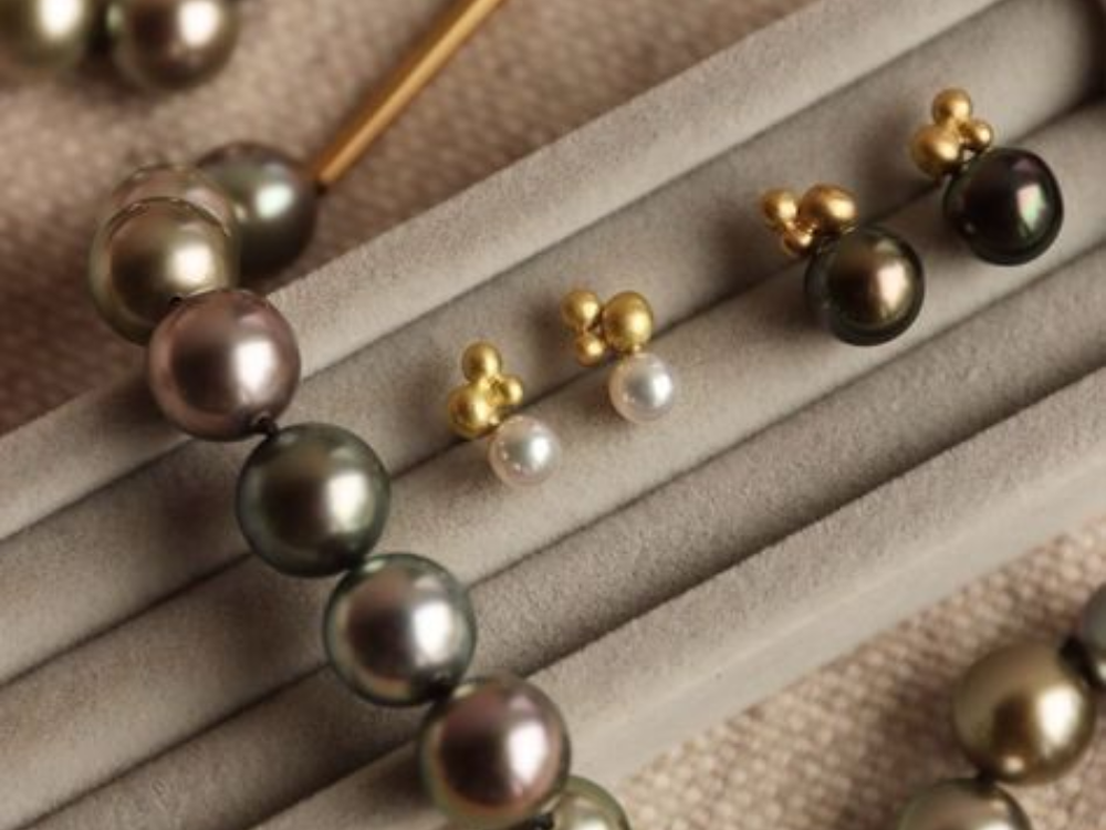 Cấu trúc xà cừ tạo ánh sáng mềm, không phản chiếu gắt