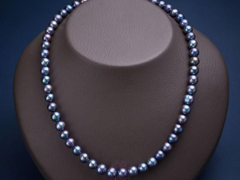 Không lau sạch mồ hôi sau khi đeo