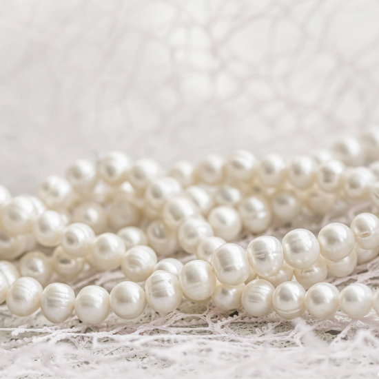 Có Nên Đeo Ngọc Trai Khi Trời Nóng?