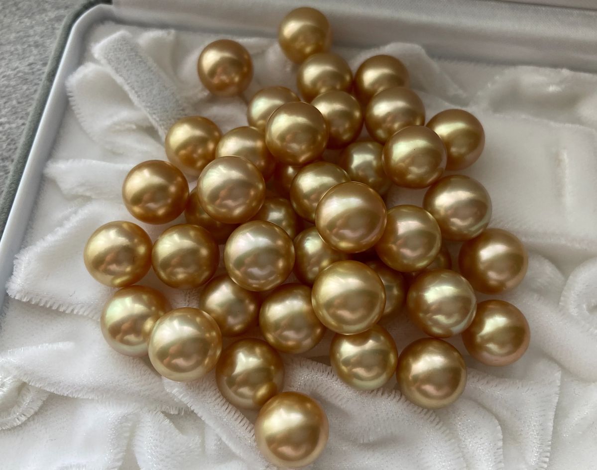 Ngọc trai có cấu trúc mềm hơn đá quý