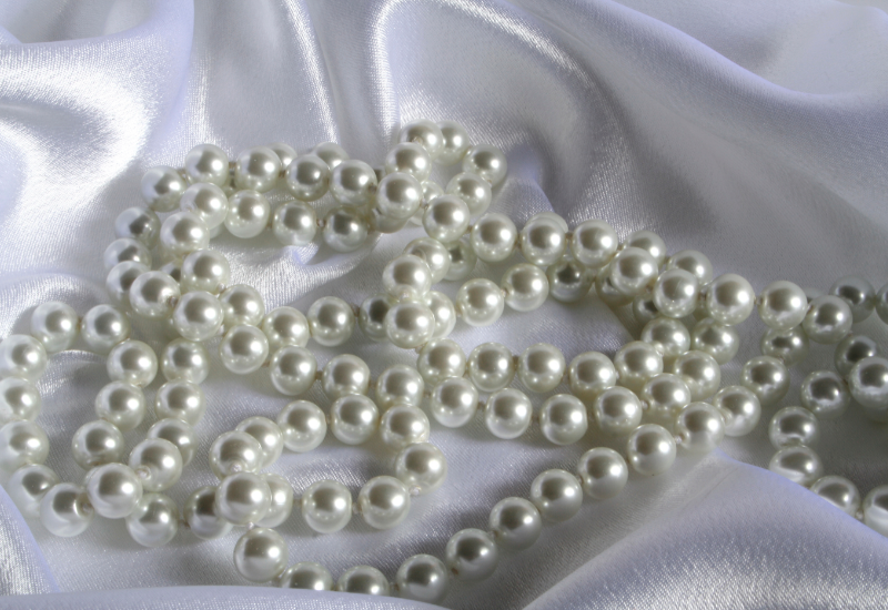 Có nên đeo ngọc trai khi vận động mạnh?