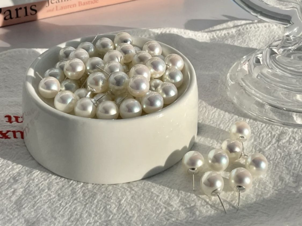 Khuôn mặt dài – Chọn dây ngắn để cân đối tỷ lệ