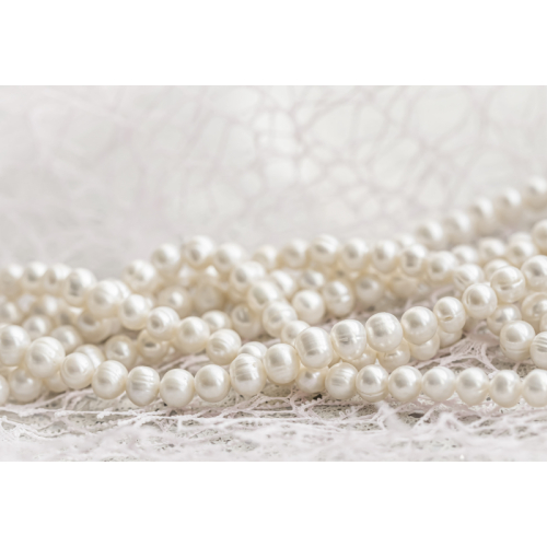 Có Nên Đeo Ngọc Trai Khi Trời Nóng?