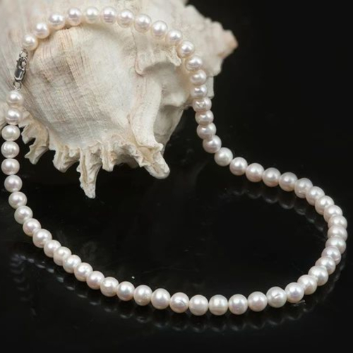 Bao Lâu Nên Vệ Sinh Ngọc Trai Một Lần? Chăm Đúng Cách Để Ngọc Luôn Sáng Đẹp