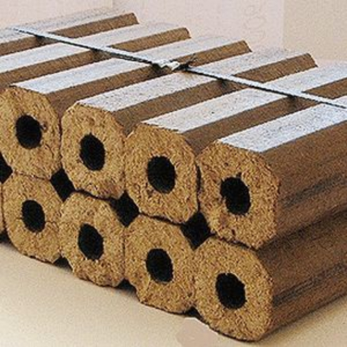 Củi Trấu Có Thể Thay Thế Than Củi Truyền Thống Không?