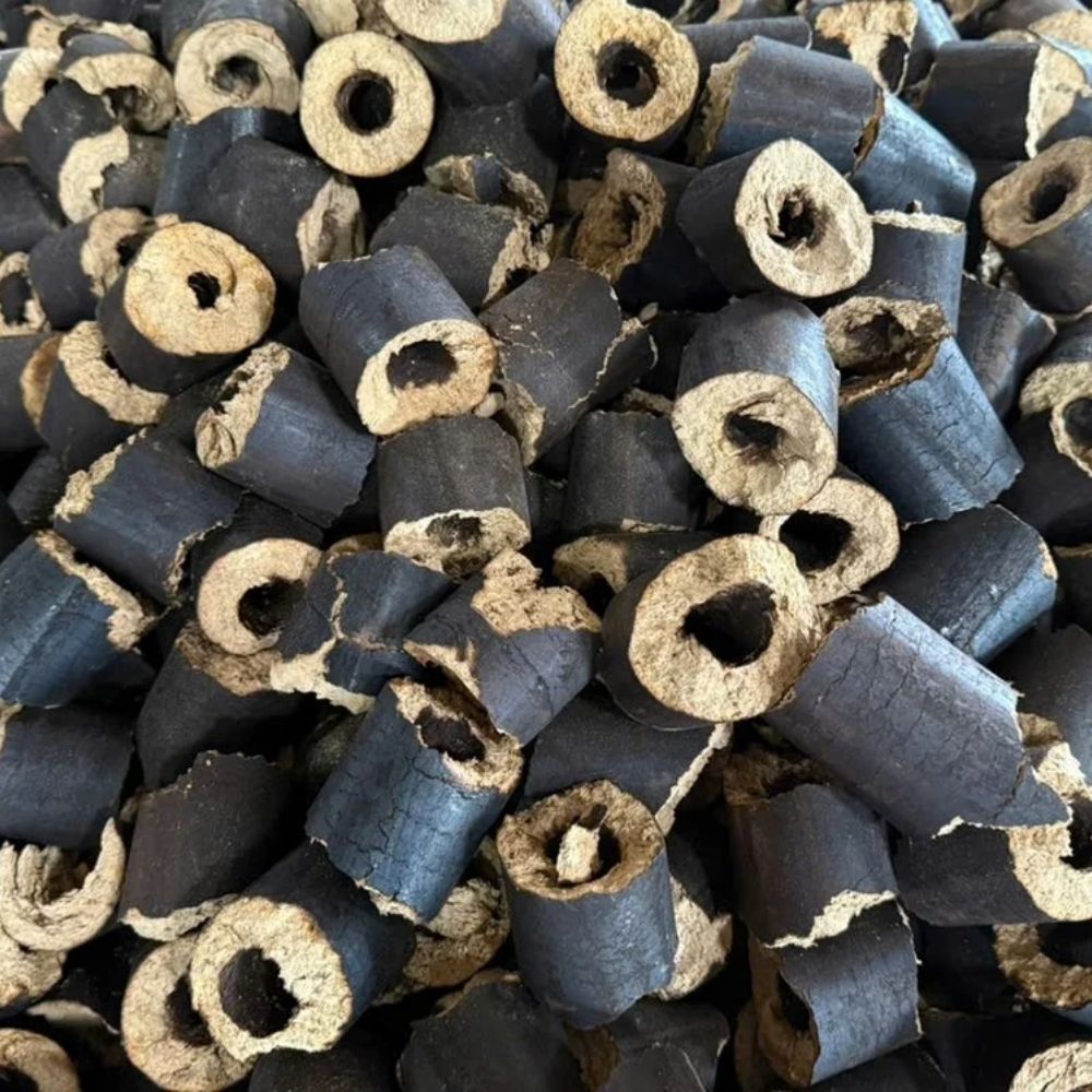 Củi Trấu Có Dễ Bị Ẩm Mốc Khi Lưu Kho Không?