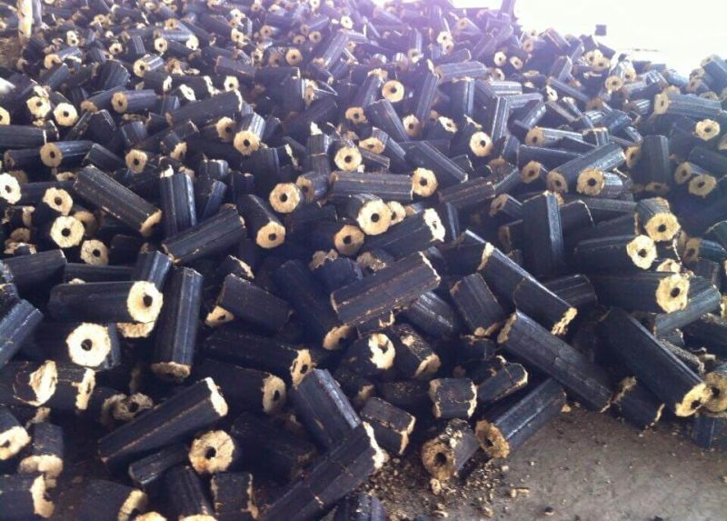 So sánh với than đá và củi gỗ