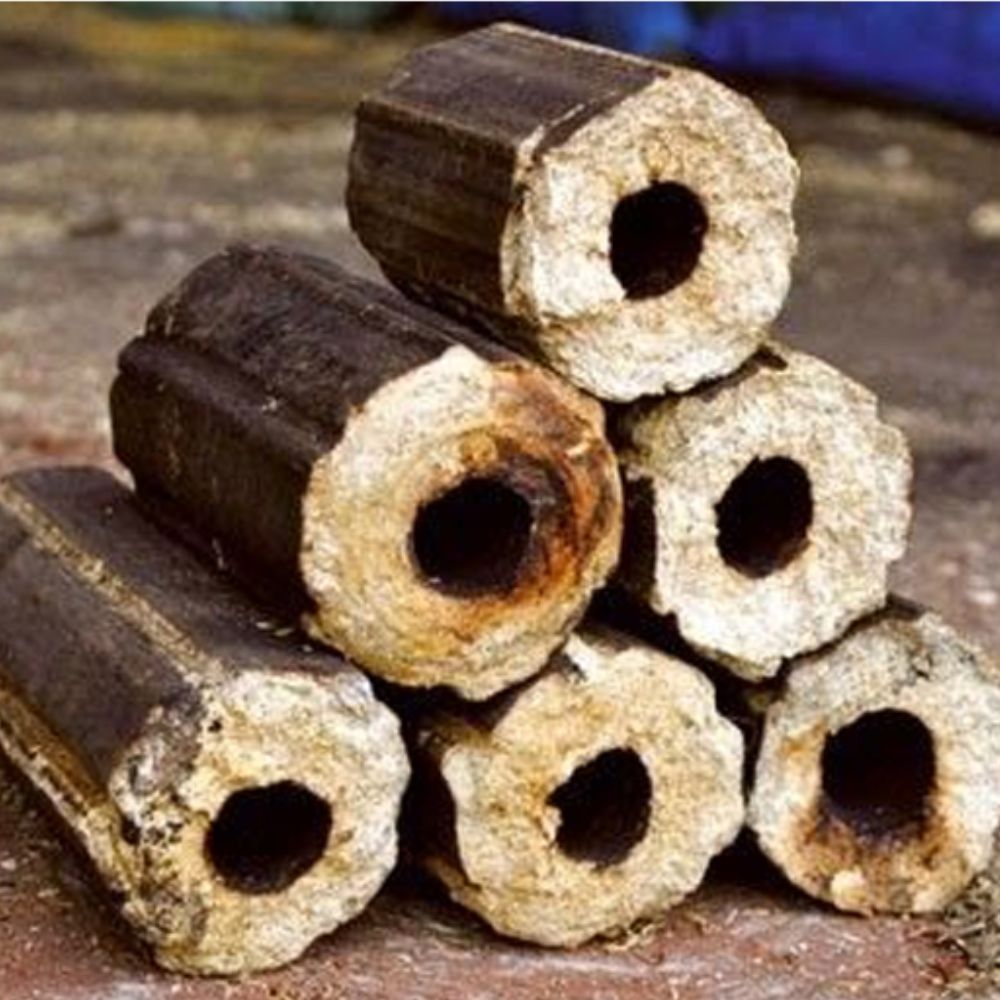 Củi Trấu Có Thật Sự Tiết Kiệm Hơn Củi Thường?