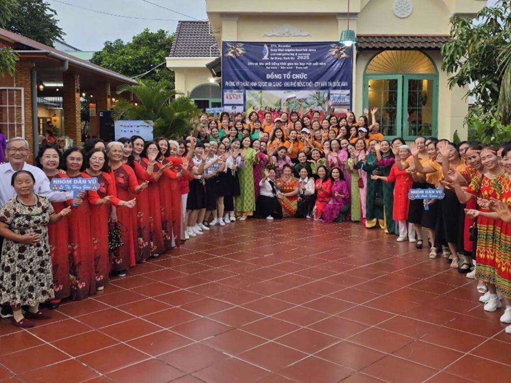 Về hoạt động phong trào "gần dân nhất"