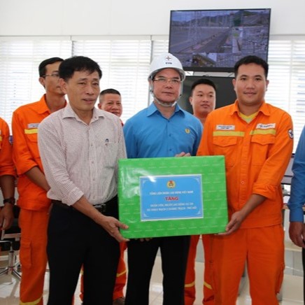 Phong Trào Thi Đua Yêu Nước Đã Tăng Cường Sức Mạnh Đại Đoàn Kết Toàn Dân Tộc