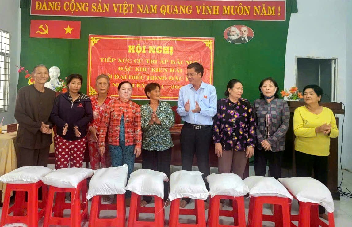 Đặc khu Kiên Hải tổ chức tiếp xúc cử tri đại biểu HĐND hai cấp trước kỳ họp cuối năm 2025