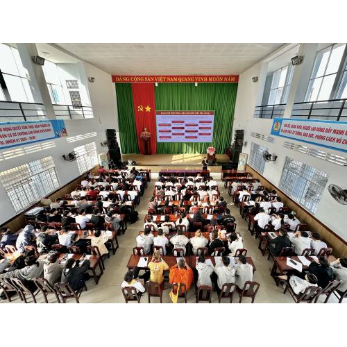 Cầu nối giữa doanh nghiệp và sinh viên