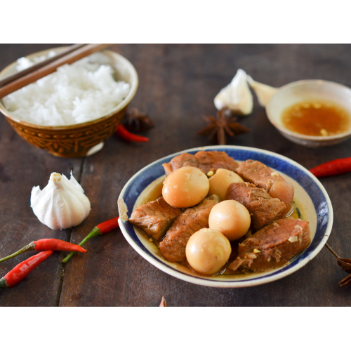 Vai Trò Của Nước Mắm Truyền Thống Trong Bữa Cơm Gia Đình Việt