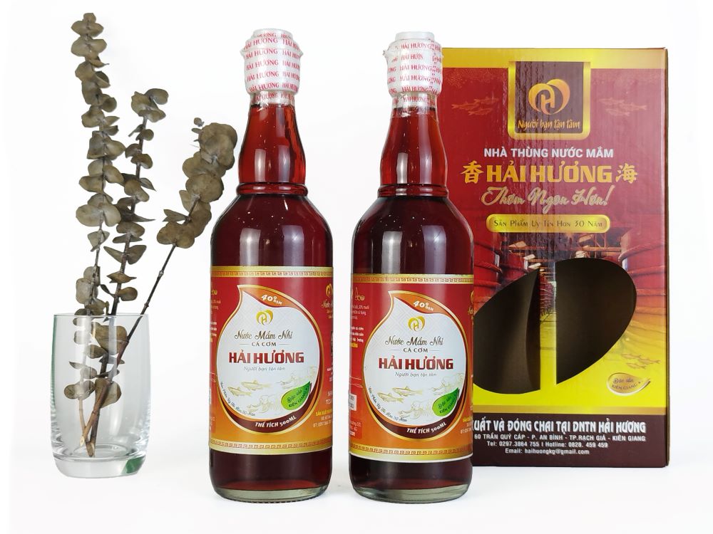 Vì sao nước mắm đổi màu khi để lâu?