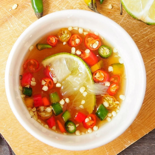 Tại Sao Nước Mắm Là Đặc Sản Không Thể Thay Thế Tại Phú Quốc?