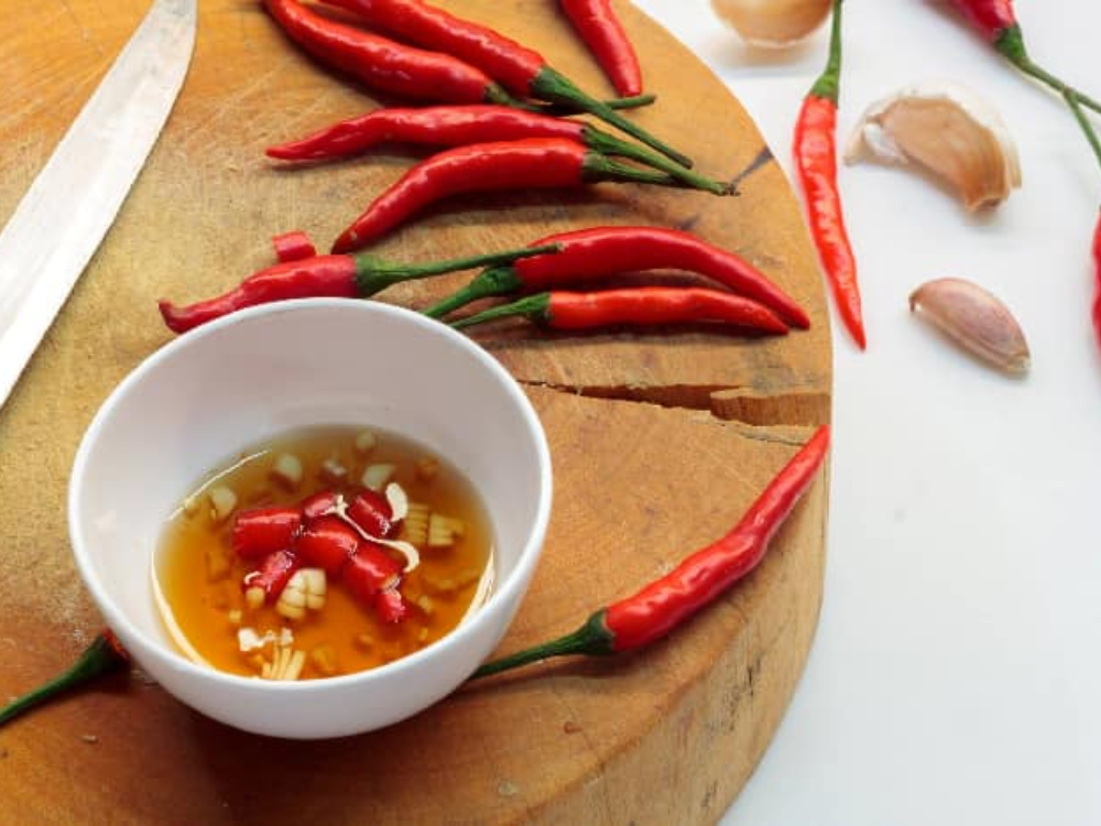 Sử dụng chai thủy tinh hoặc nhựa thực phẩm đạt chuẩn