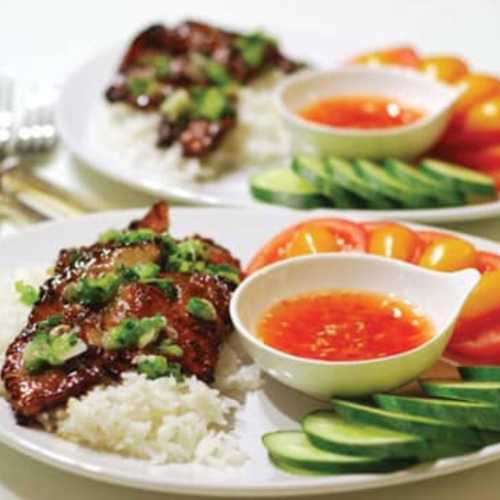 So Sánh Nước Mắm Phú Quốc Và Nước Mắm Truyền Thống Miền Trung Khác Biệt Ở Đâu?