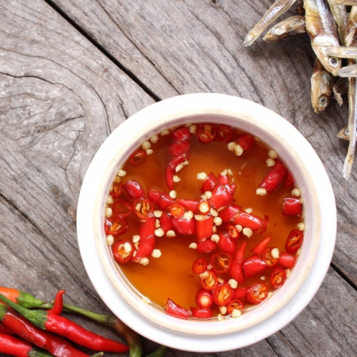 Tại Sao Nước Mắm Để Lâu Có Thể Sẫm Màu Hơn?