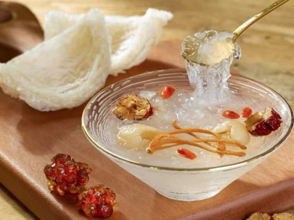 2. Chưng yến với Đông Trùng Hạ Thảo