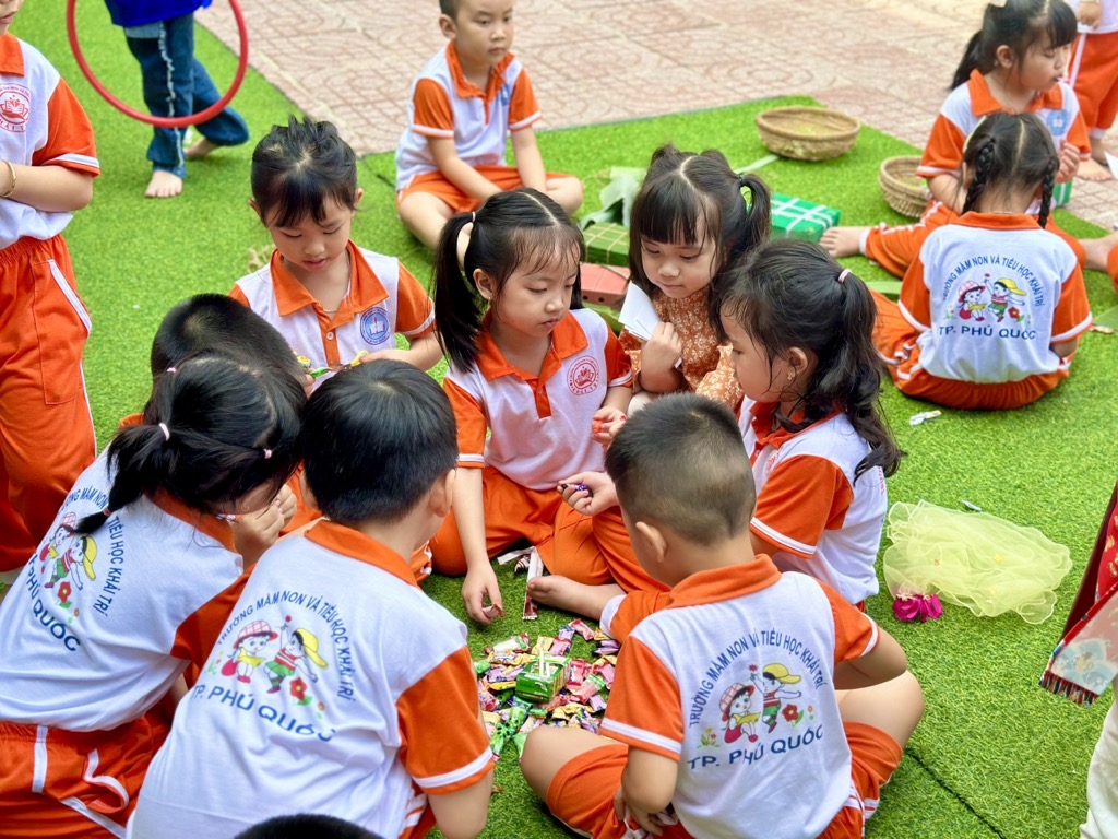 Giữ gìn và phát huy giá trị truyền thống