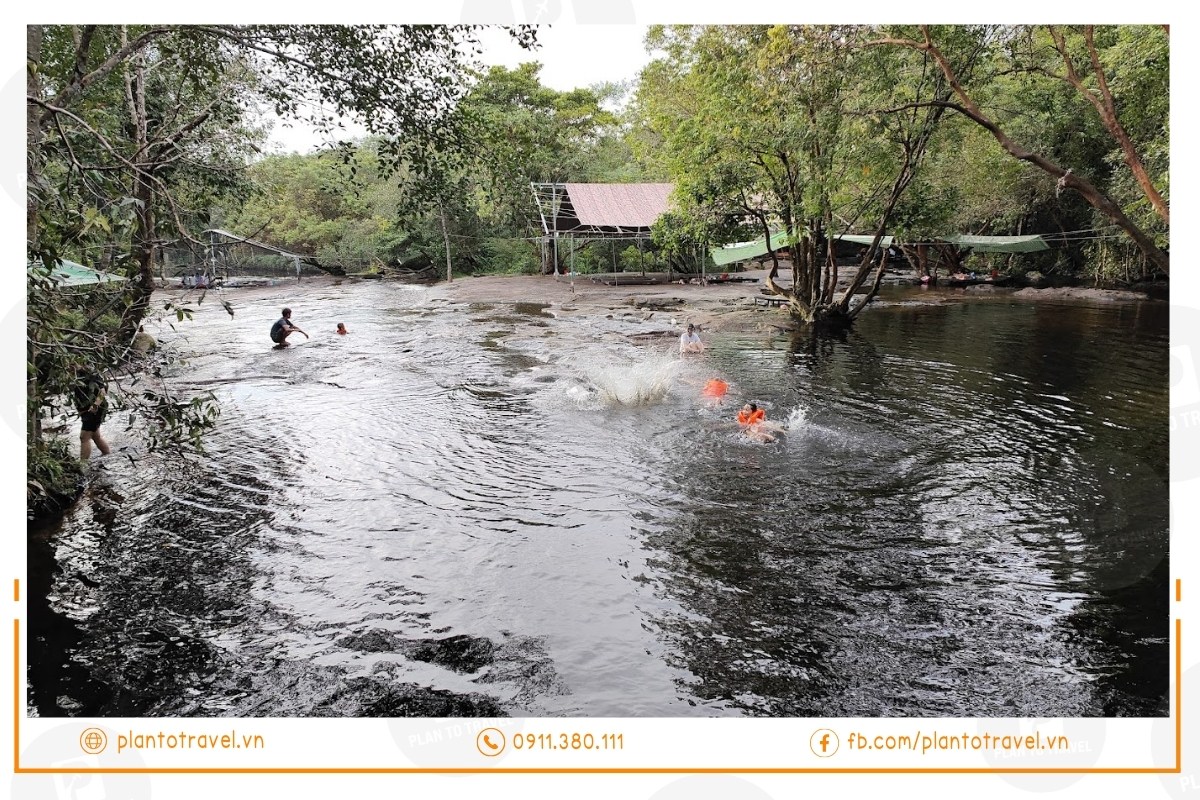 Khám phá suối Đá Bàn Phú Quốc, địa điểm du lịch thiên nhiên hùng vĩ